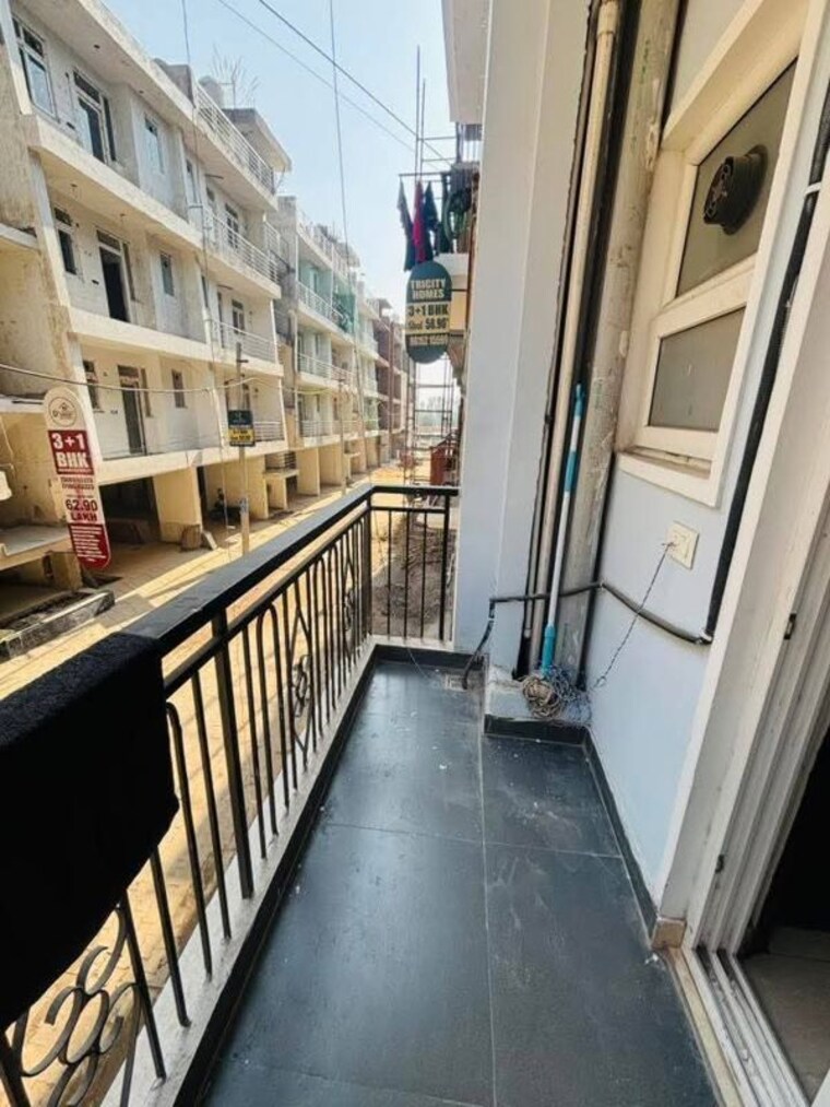 Balcony, devbhoomi-elite-homez 3 Bedroom 1350 Sq.Ft. Builder Floor In Patiala Road Zirakpur 10358697