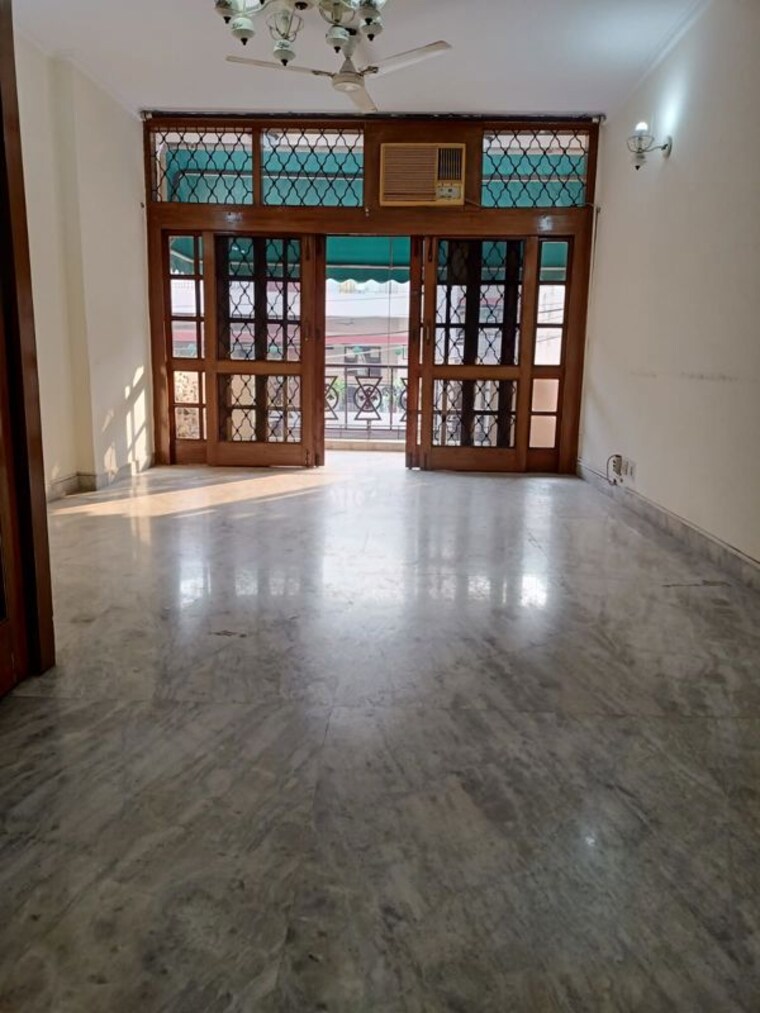 Room, hauz khas 3 Bedroom 200 Sq.Yd. Builder Floor In Hauz Khas Delhi 10358752