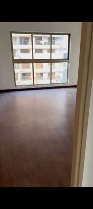 Room in 4 BHK Apartment at Rajesh Raj Infinia, Malad West – for Rent
