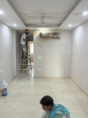 Room in 3 BHK Builder Floor at Naraina – for Rent