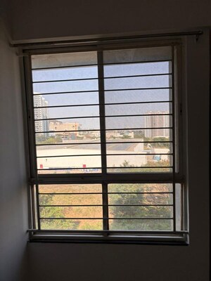 Room in 2 BHK Apartment at Kohinoor Sportsville, Hinjewadi – for Rent