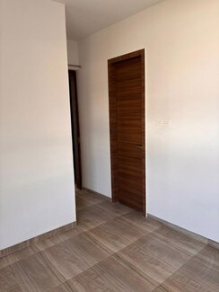 2 BHK Apartment For Rent in Kohinoor Sportsville