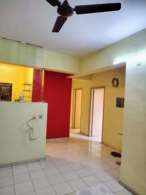 Room in 2 BHK Apartment at Ambuja Upohar The Condoville, Em Bypass – for Rent