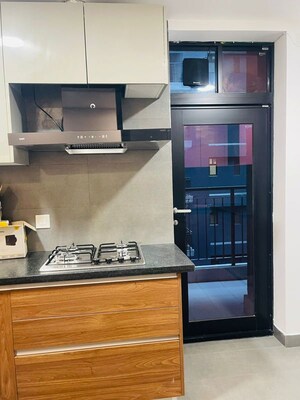 Furnished Amenities in 3 BHK Builder Floor at Smart World Orchard, Sector 61 – for Rent