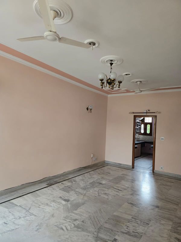 3 BHK + Pooja Room Independent House For Rent in Sector 4