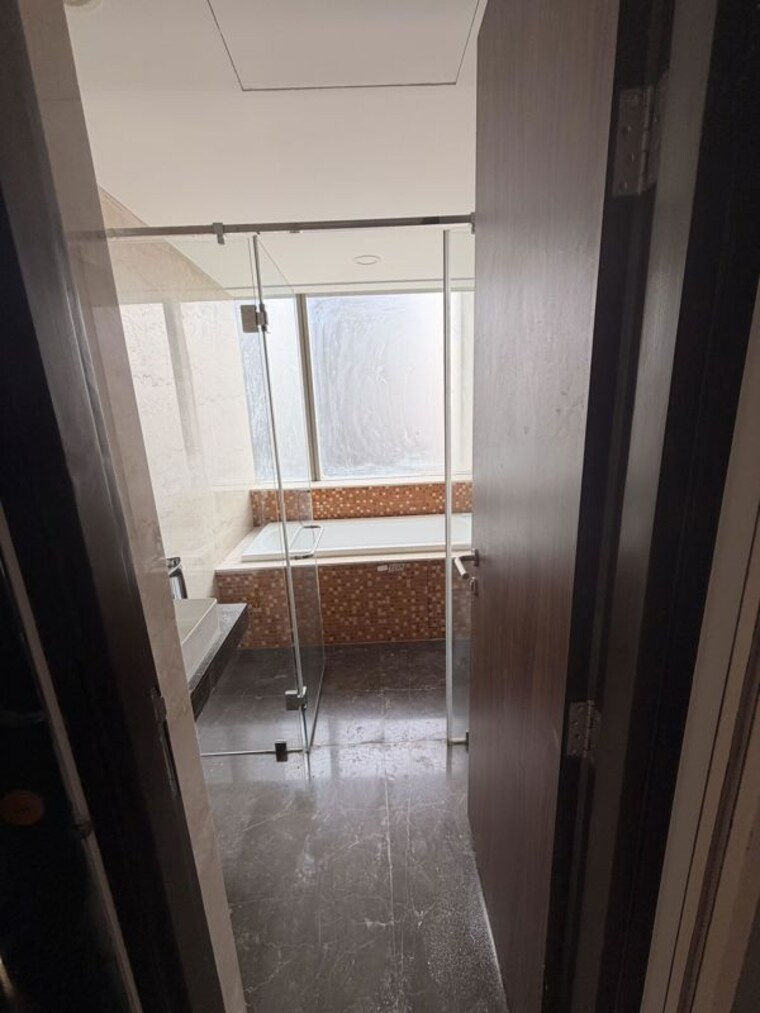 Bathroom, lodha-kiara 4 Bedroom 1768 Sq.Ft. Apartment In Worli Mumbai 10358784