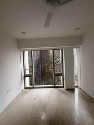 Room in 4 BHK Apartment at Lodha Kiara, Worli – for Rent