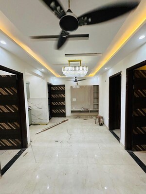 Parking in 2.5 BHK Builder Floor at Guru Nanak Enclave, Dhakoli – for Sale