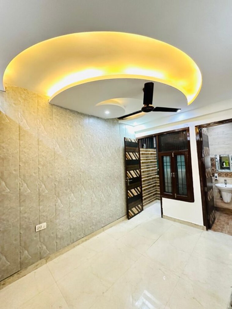  Parking, guru-nanak-enclave 2.5 Bedroom 1000 Sq.Ft. Builder Floor In Dhakoli Zirakpur 10358786