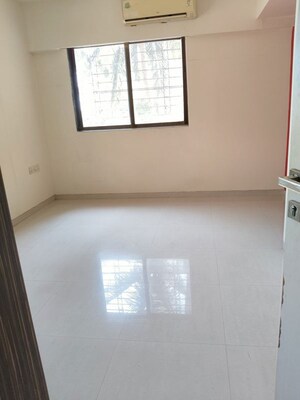 Room in 3 BHK Apartment at Sangam Apartments, Andheri West – for Rent