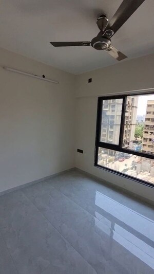 Room in 2 BHK Apartment at Paradigm Antalya, Oshiwara – for Rent