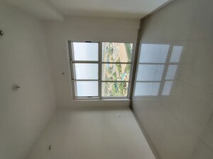 Room in 2 BHK Apartment at Lodha Amara, Kolshet Road – for Rent