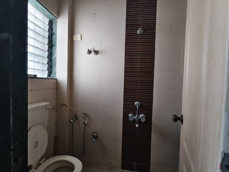 Bathroom, shah-arcade 2 Bedroom 1080 Sq.Ft. Apartment In Kharghar Navi Mumbai 10358844