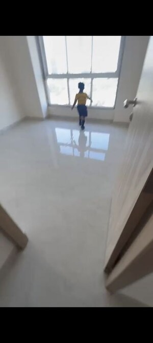 Room in 2 BHK Apartment at Mahaveer Solitaire Edge, Kandivali East – for Rent