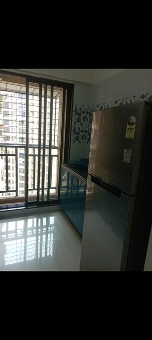 Room in 1 BHK Apartment at Raunak Unnathi Woods Phase 7 A And B, Ghodbunder Road – for Rent