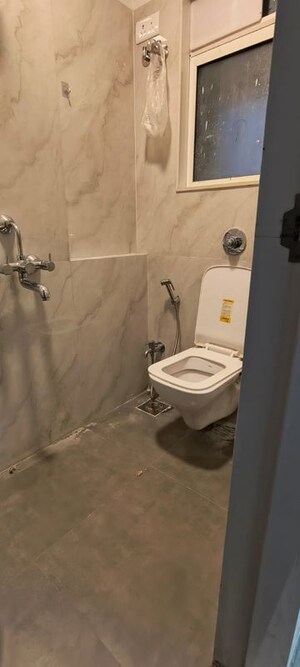 Bathroom in 4 BHK Apartment at Lodha Woods, Kandivali East – for Rent