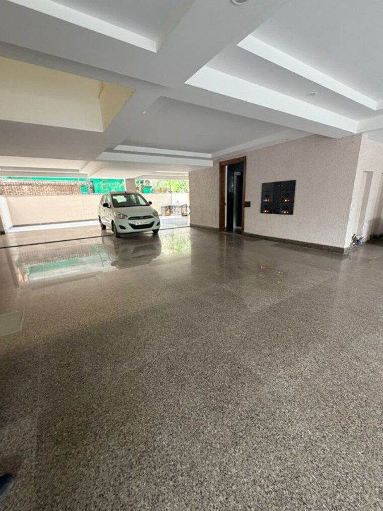 Parking, new-palam-vihar-3 5 Bedroom 270 Sq.Yd. Builder Floor In Sector 111 Gurgaon 10358864