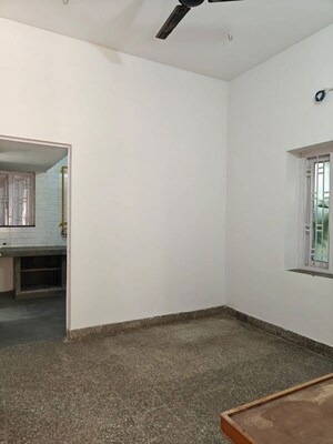 Room in 1 BHK Villa at Gulbai Tekra – for Rent