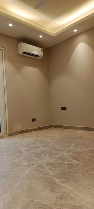 Room in 3 BHK Builder Floor at Chittaranjan Park – for Sale