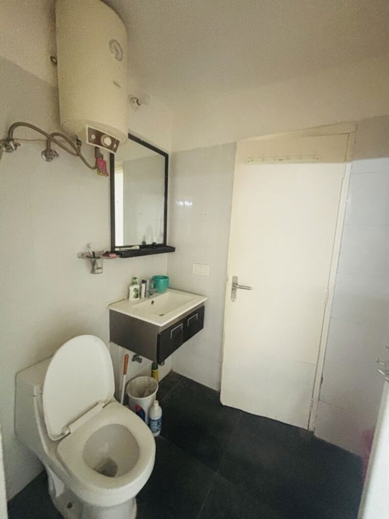 Team Area, tulip-violet 3 Bedroom 1578 Sq.Ft. Apartment In Sector 69 Gurgaon 10358895