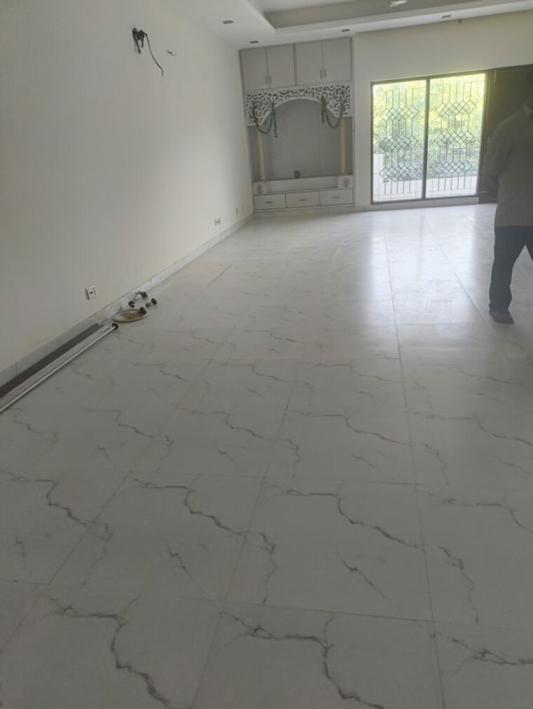 Balcony, rwa-apartments-sector-61 6+ Bedroom 4500 Sq.Ft. Independent House In Sector 61 Noida 10358902