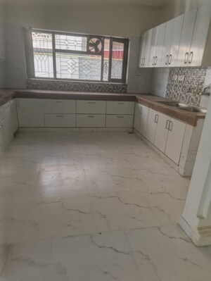 6+ BHK Independent House For Rent in RWA Apartments Sector 61, Sector 61