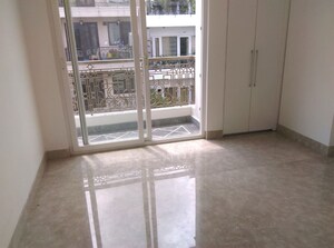 Room in 3 BHK Builder Floor at Sarvapriya Vihar – for Sale