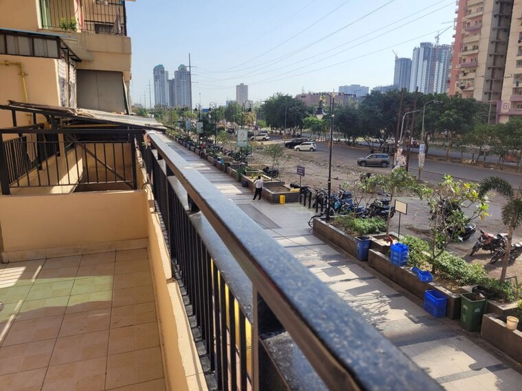 Balcony, gaurs-siddhartham 2.5 Bedroom 1185 Sq.Ft. Apartment In Siddharth Vihar Ghaziabad 10358906