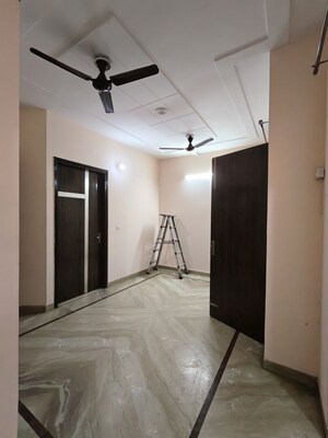 Room in 2 BHK Builder Floor at Sector 37 – for Rent