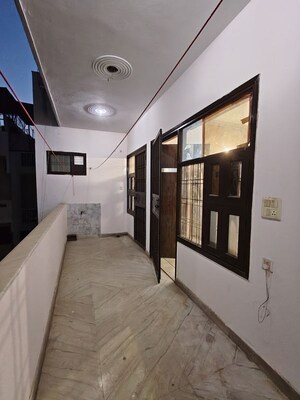 Room in 2 BHK Builder Floor at Sector 37 – for Rent