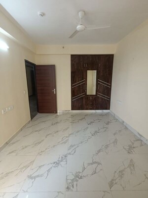 Room in 2 BHK Apartment at SG Shikhar Height, Siddharth Vihar – for Rent