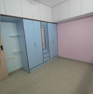 Room in 3 BHK Apartment at Mathura Sapthagiri, Bellandur – for Rent