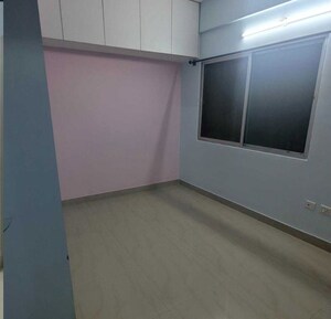 Room in 3 BHK Apartment at Mathura Sapthagiri, Bellandur – for Rent