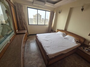 Bedroom in 3 BHK Apartment at Hiranandani Glen Croft, Powai – for Rent