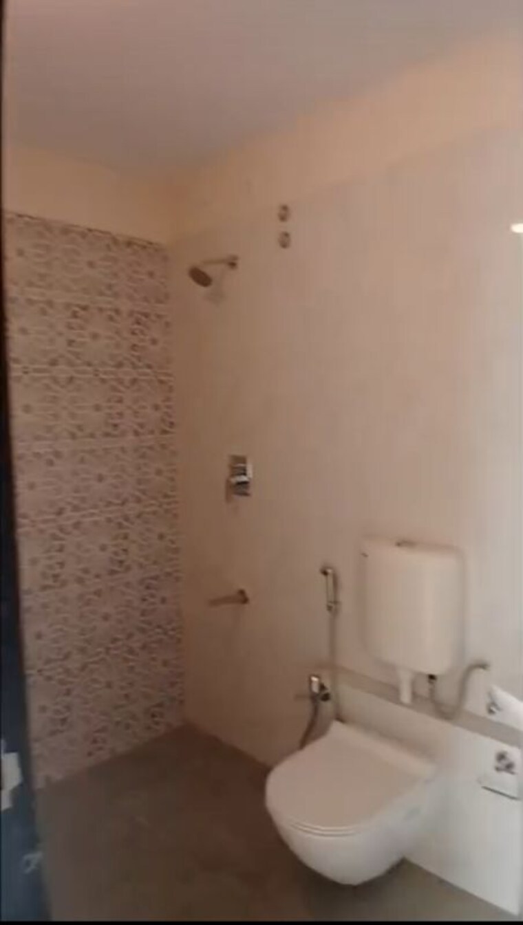 Bathroom, ketan-apartments-dadar-east 2 Bedroom 500 Sq.Ft. Apartment In Dadar East Mumbai 10358949