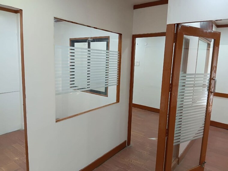 Room, chatrapati nagar Commercial Office Space 1000 Sq.Ft. In Chatrapati Nagar Nagpur 10358964
