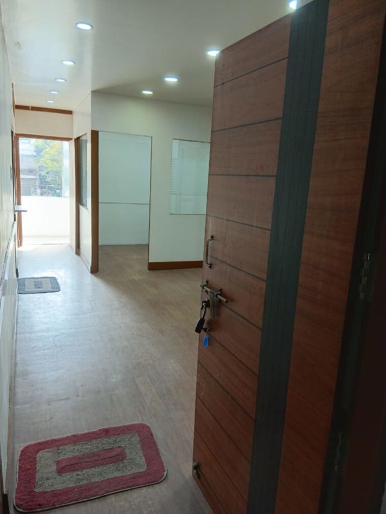 Room, civil lines Commercial Office Space 1000 Sq.Ft. In Civil Lines Nagpur 10358967