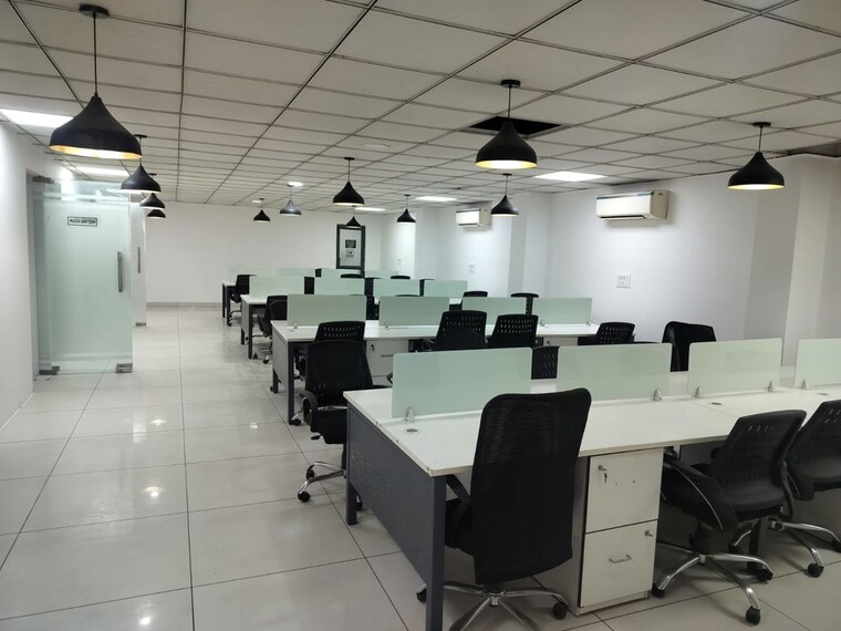 Team Area, sector 16 Commercial Office Space 3000 Sq.Ft. In Sector 16 Noida 10358965