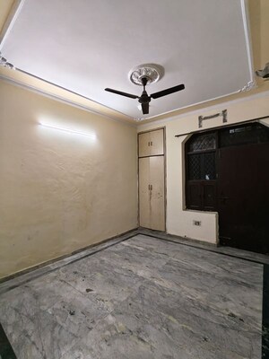 Room in 2 BHK Builder Floor at Ashoka Enclave 3, Sector 35 – for Rent