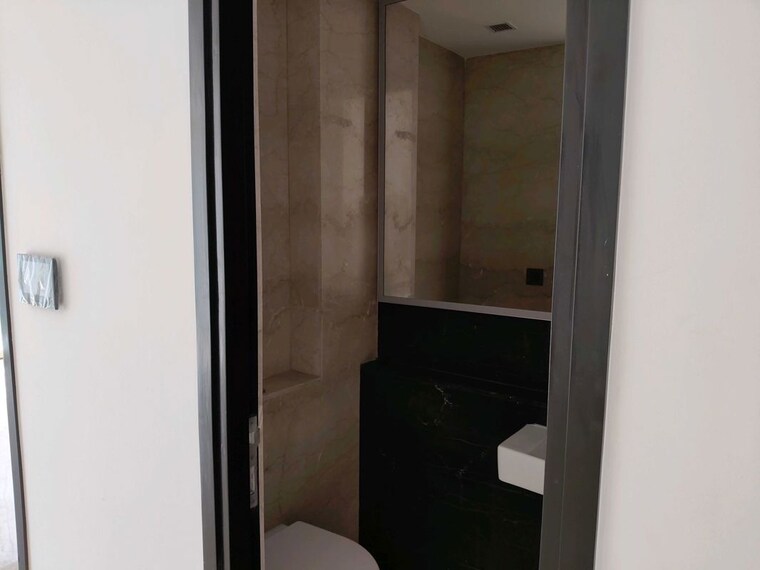 Bathroom, lodha-the-park 3 Bedroom 1334 Sq.Ft. Apartment In Worli Mumbai 10358993