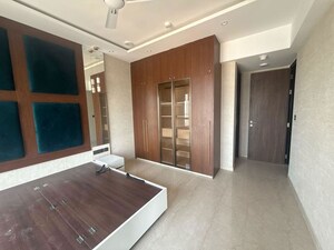 Room in 3 BHK Apartment at Lodha The Park, Worli – for Sale
