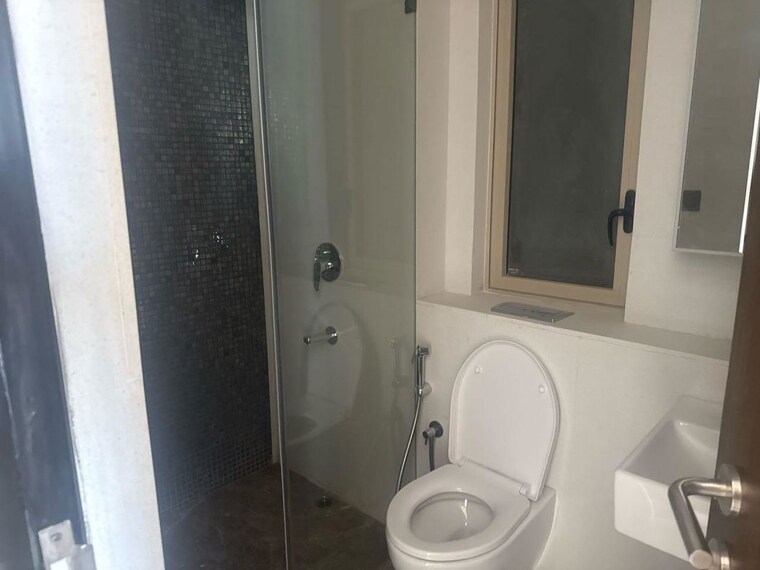 Bathroom, lodha-the-park 3 Bedroom 975 Sq.Ft. Apartment In Worli Mumbai 10359005