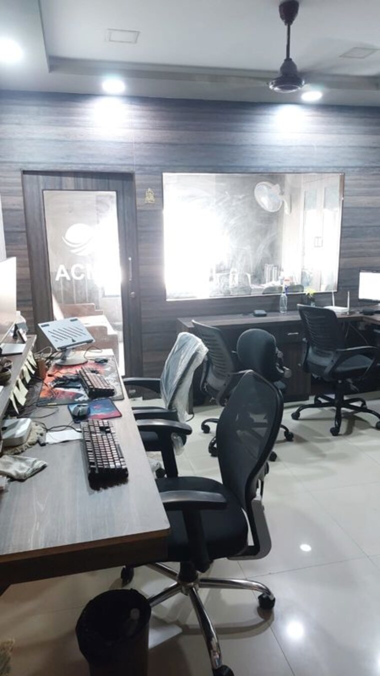 Team Area, alkapuri Commercial Office Space 375 Sq.Ft. In Alkapuri Vadodara 10359008
