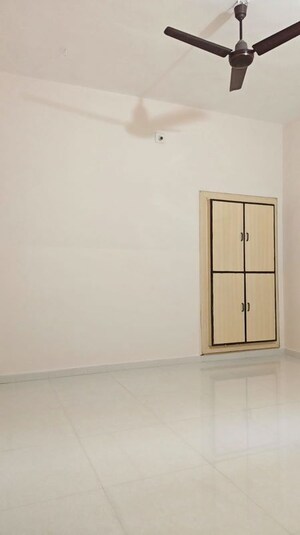 Room in 1 BHK Villa at Vastrapur – for Rent