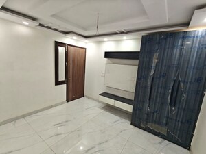Room in 3 BHK Builder Floor at Rajouri Garden – for Rent