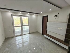 Room in 3 BHK Builder Floor at Rajouri Garden – for Rent
