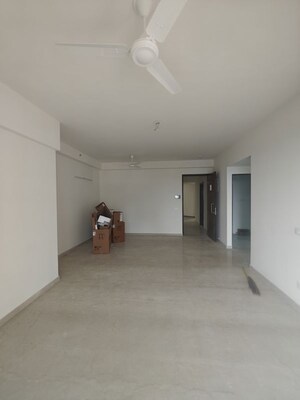Room in 4 BHK Apartment at Seawoods – for Rent