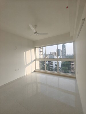 Room in 4 BHK Apartment at Seawoods – for Rent