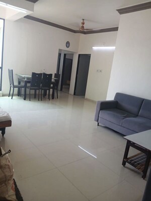 Team Area in 3 BHK Apartment at Satellite – for Rent
