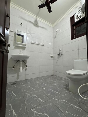Bathroom in 1 BHK Apartment at Chattarpur – for Rent